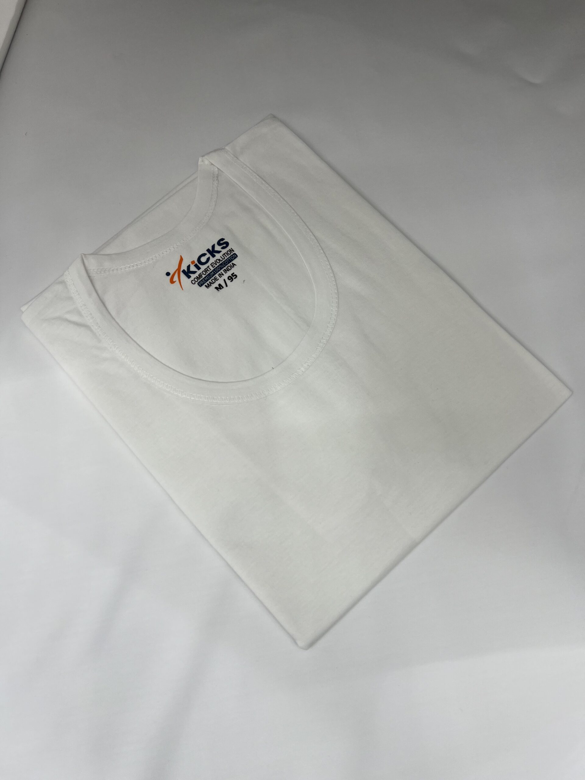 Kicks innerwear White T Shirt 100% Good Quality Pack of Six صندوق من ٦ قطع فانيلة داخلية رجالية كيكس 100% قطن - Image 9